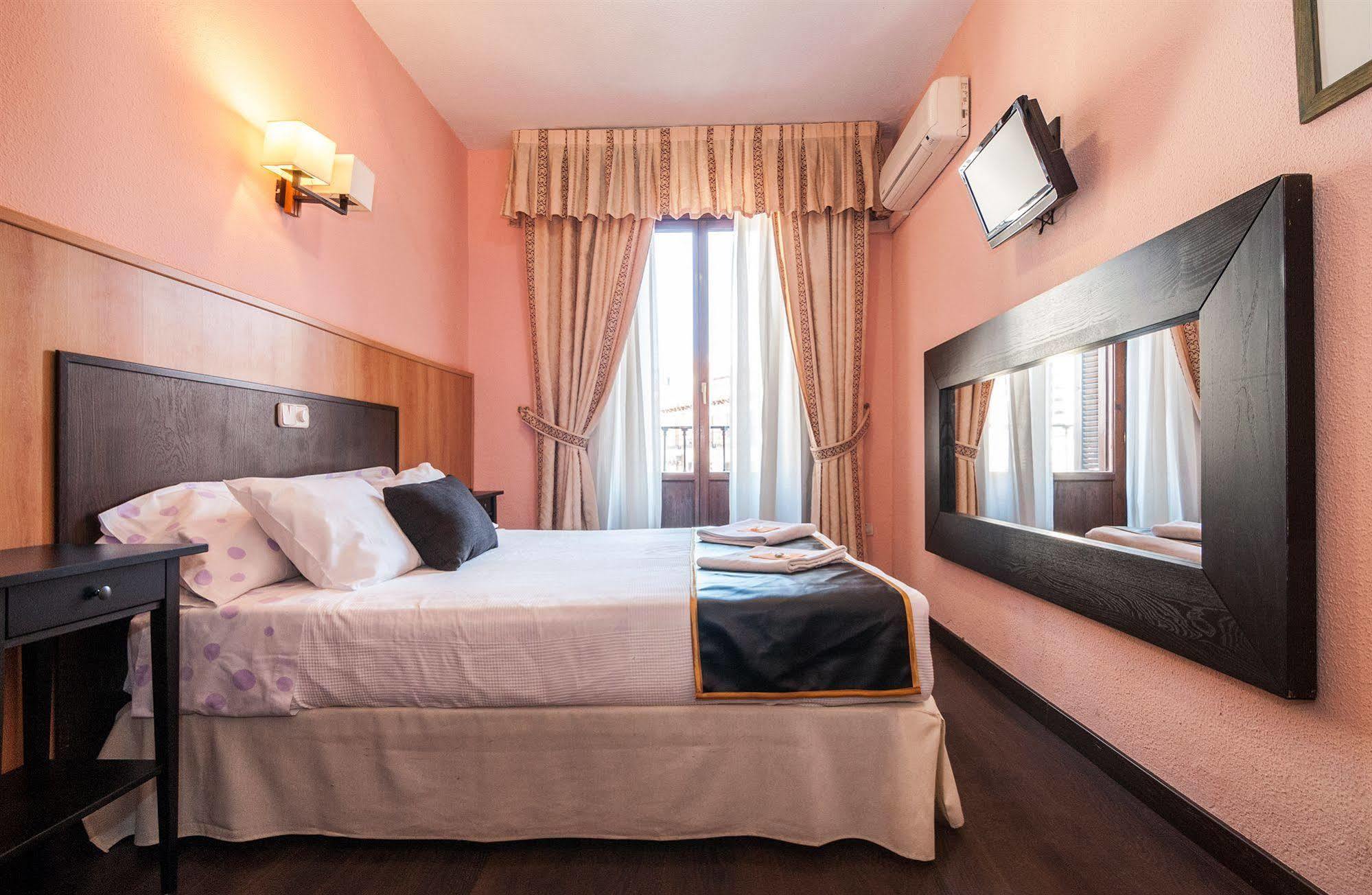 Hostal Gallardo マドリード エクステリア 写真